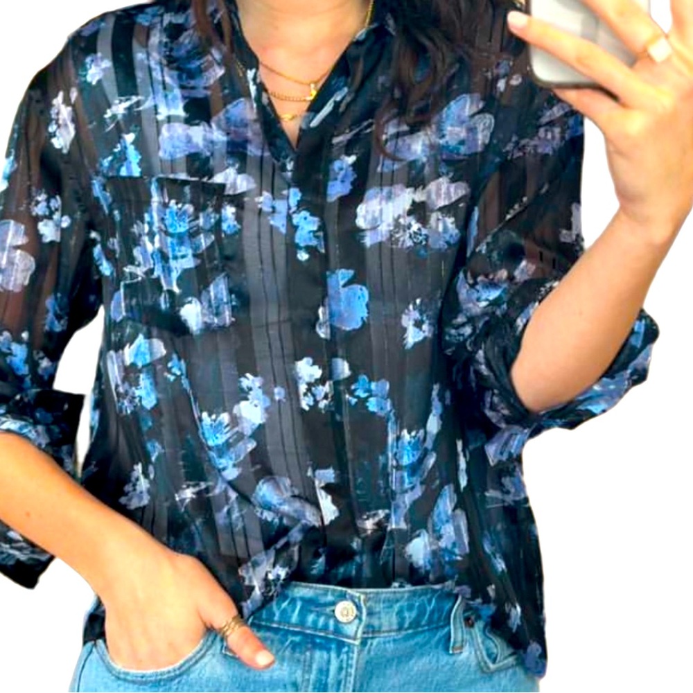 Nwt Elan peasant blouse blue floral with metallic silver stitching sz Large.